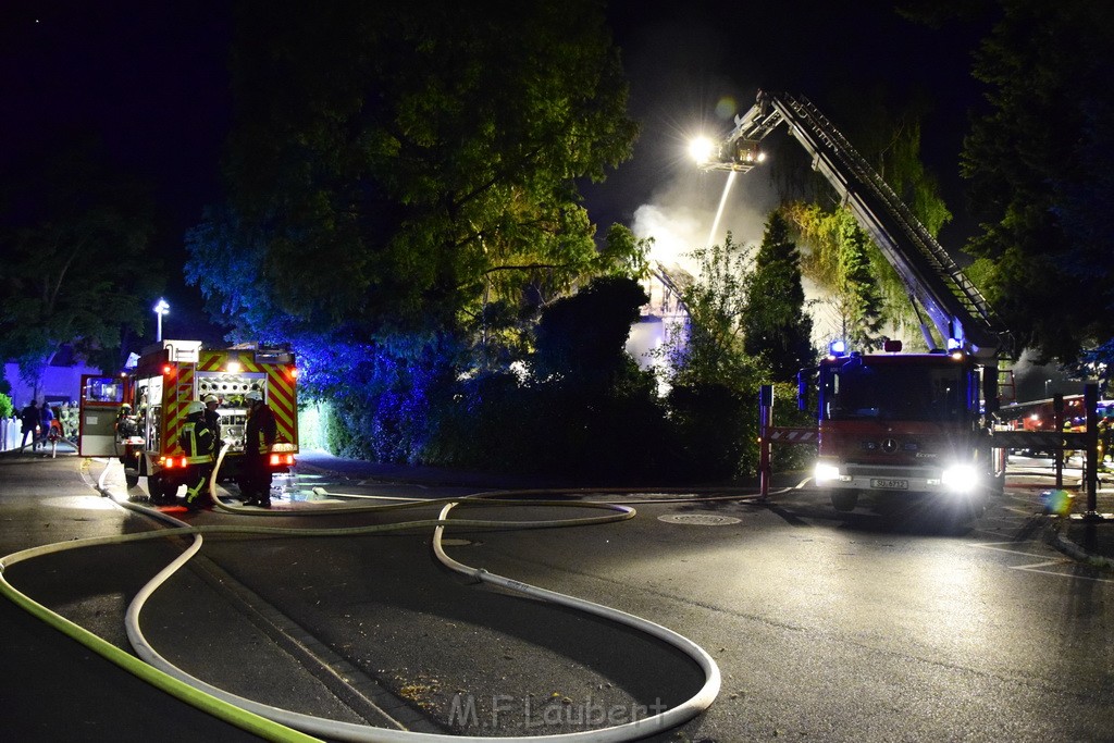 Grossfeuer Einfamilienhaus Siegburg Muehlengrabenstr P0173.JPG - Miklos Laubert